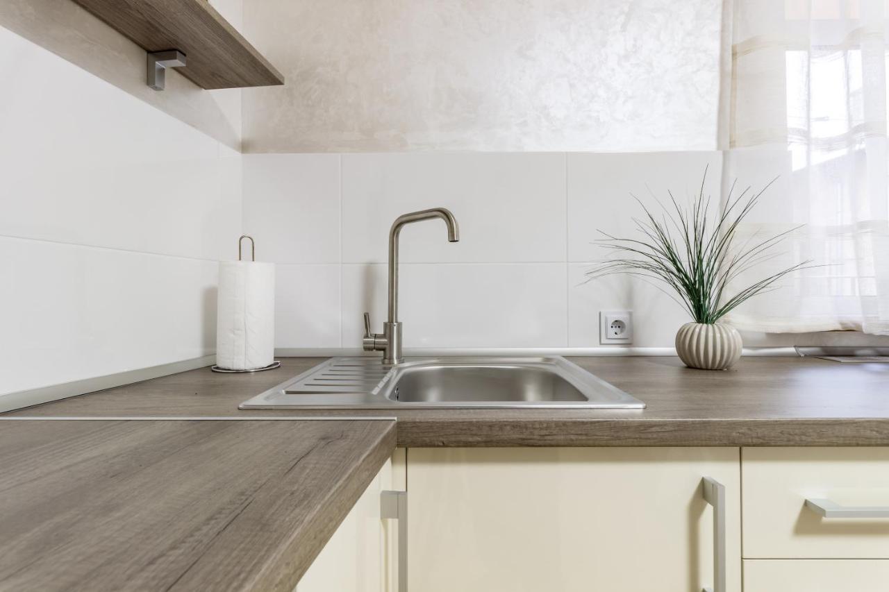 City Center Vip Studio Apartment Lviv Exterior foto